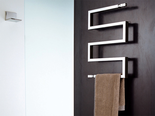 The Snake by Scirocco towel warmer